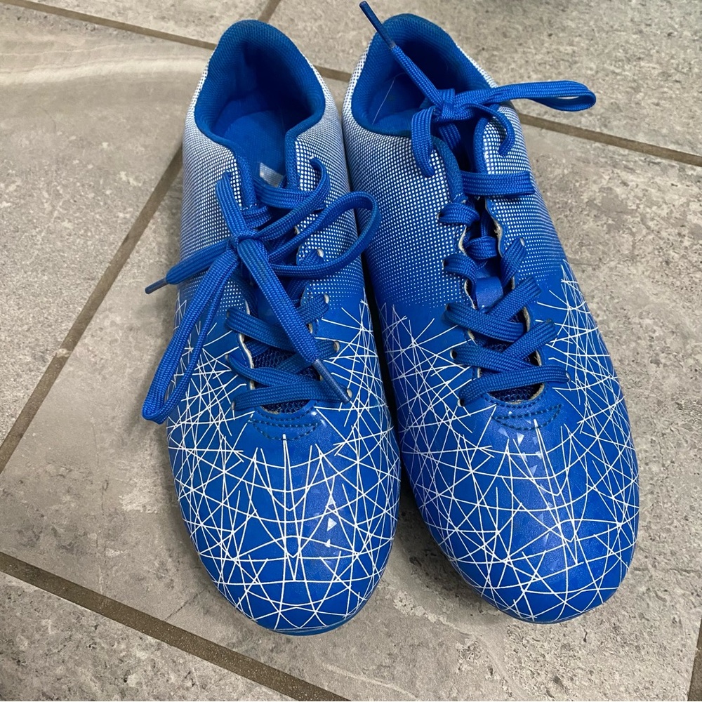 Women’s Blue Soccer Cleats Size 7.5-8